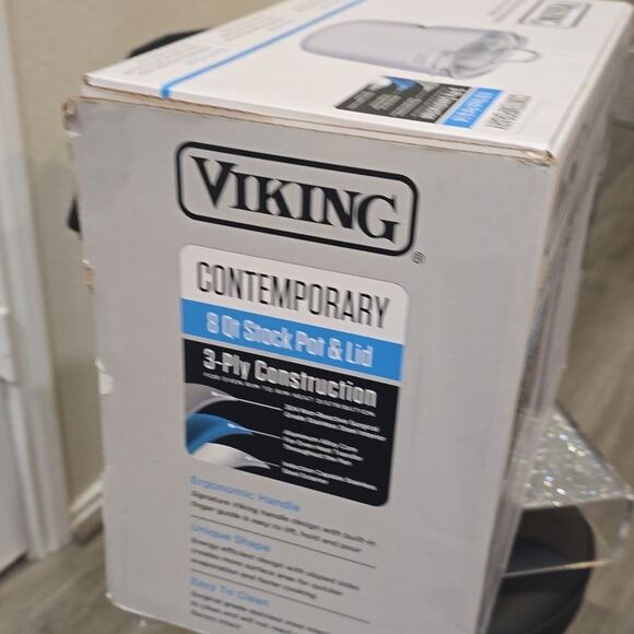 Viking Contemporary 3-Ply 8QT Stockpot w/Lid - Picture 10 of 10